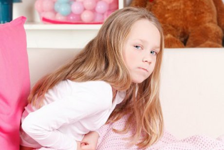 12 remedii naturale pentru arsurile stomacale ale copilului