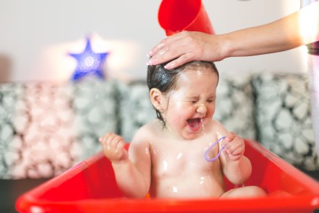 Ce să faci dacă al tău copil urăște să facă baie
