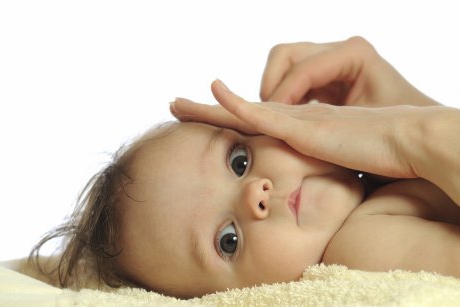 Cele mai comune afecțiuni la bebeluși și copii și cum le recunoaștem și le tratăm