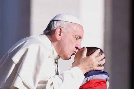 Papa Francisc compară avortul recomandat în caz de făt cu malformații cu Holocaustul