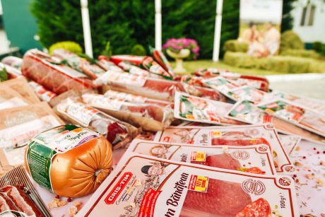 Cris-Tim lansează o inițiativă de transparentizare a industriei mezelurilor și își publică procentele de carne pe ambalajele produselor