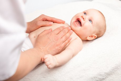 Terapie eficientă în tratarea problemelor motrice ale bebelușilor și copiilor