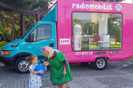 Radiomobilul Itsy Bitsy FM transmite live din cele mai faine locuri pentru copii și părinți 