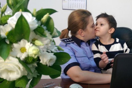 Interviu cu două mame polițist: Respiră! Viața reală este cea vazută prin ochii copilului tău! 