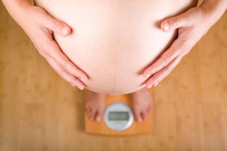 Esti subponderala sau supraponderala? Afla care sunt riscurile asociate sarcinii!