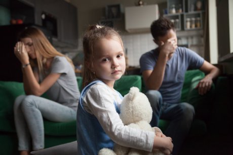 Copiii cu părinți divorțați sunt de două ori mai predispuși îmbolnăvirilor, conform unui studiu
