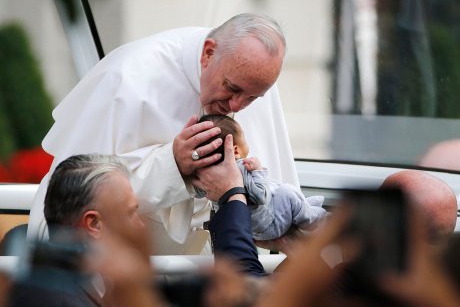 Papa Francisc: nu vă certați în fața copiilor - discurs emoționant către credincioși