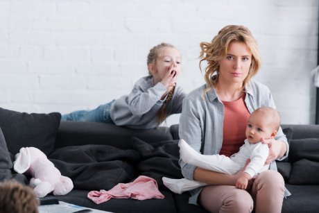 Cele 4 cuvinte care te vor ajută să treci peste dificultățile maternității 