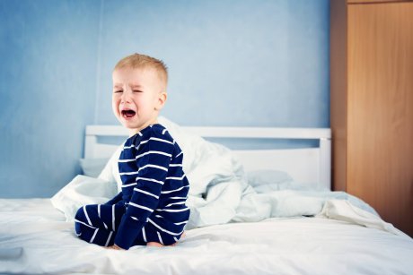 10 motive care explică de ce copilul tău nu vrea să doarmă singur