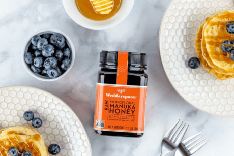 Beneficiile (dovedite științific ale) mierii de Manuka pentru sănătate
