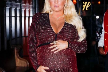 Jessica Simpson a născut un bebeluș de 5 kilograme!