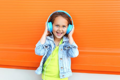 Ce fel de căști audio sunt recomandate pentru copii