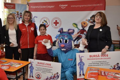  Programul Școlar Colgate:o fetiță din Hunedoara este unul dintre câștigătorii competiției internaționale de desene My Bright Smile™