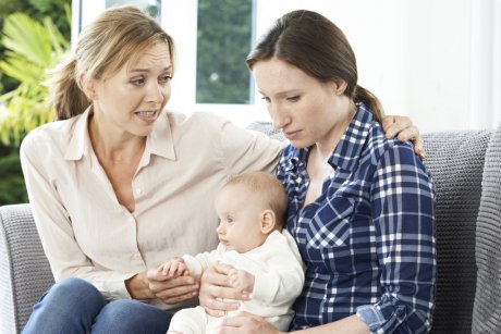 Semne că o mamă are depresie postnatală și de ce este obligatoriu să o ajuți