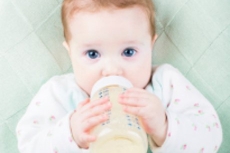 5 greseli pe care le faci cand pregatesti laptele praf