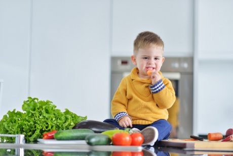 Dr. Mihaela Bilic: „Este o greșeală majoră ca un părinte să crească un copil doar cu vegetale!”