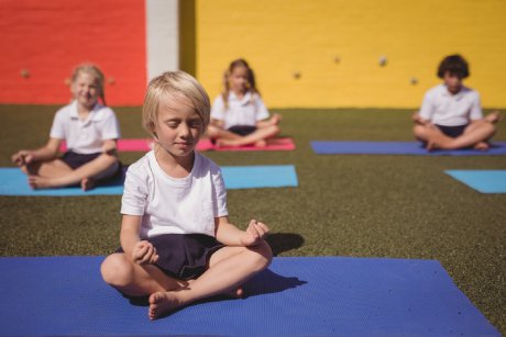 În multe școli copiii sunt pedepsiți cu ore de meditație și relaxare