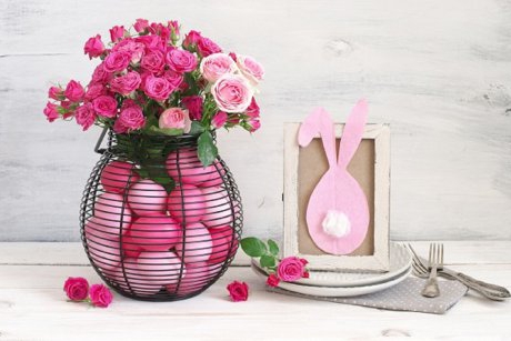 16 idei de decorațiuni cu flori și ouă pentru Paște