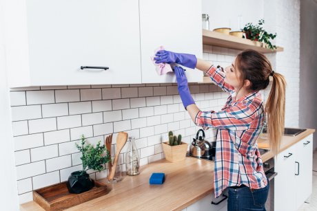Metode eficiente de curățare a grăsimii din bucătărie