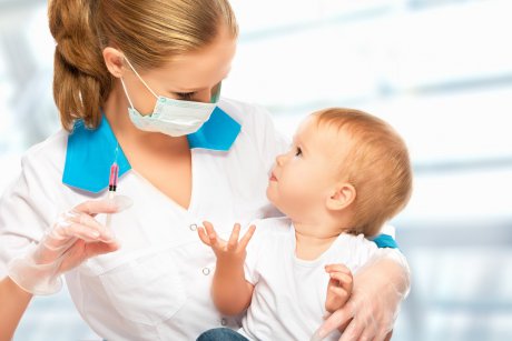 Cum afectezi sănătatea celorlalți copii dacă nu îți vaccinezi copilul? Ce răspunde Dr. Craiu