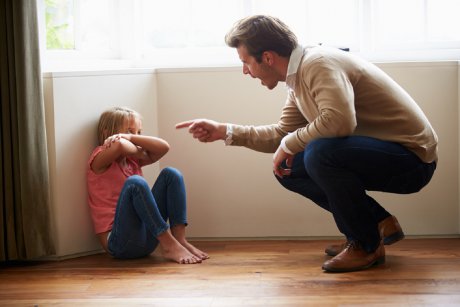 Cele trei expresii care blochează dezvoltarea emoțională a copilului tău