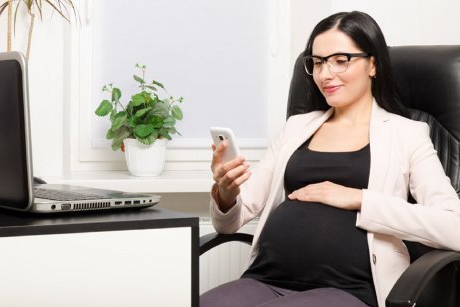 Consultații online pentru gravidele din România printr-o aplicație de mobil