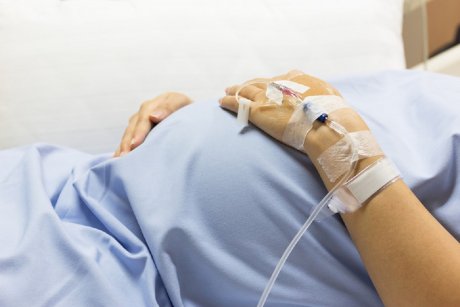 O femeie a născut la trei luni de când medicii o declaraseră în moarte cerebrală