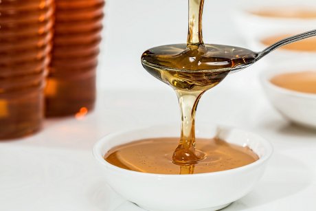 Dr. Mihai Craiu: Este periculos să administrăm miere în mod obișnuit copiilor mici