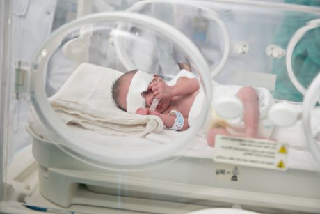 Redirecționarea a 3,5% din impozitul pe venit, sursă de viață pentru nou-născuții prematur. Salvați Copiii investește un milion de euro în maternități, în 2020