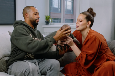 Ashley Graham ne face cunoștință cu fiul ei printr-un video emoționant