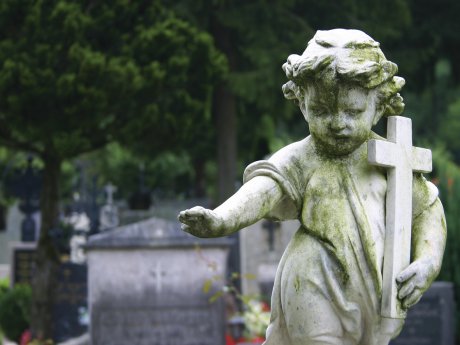 Țara care ne bagă copiii în mormânt