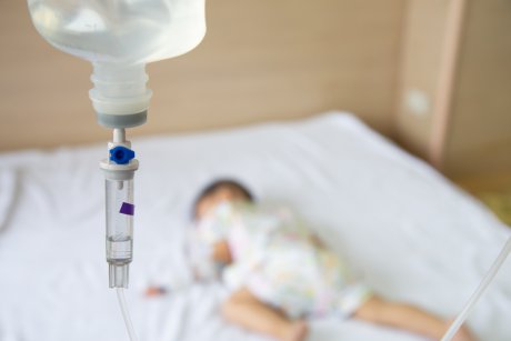 Un copil a murit de gripă, după ce mama a ascultat de sfaturile unui grup de antivacciniști: „Mi s-a prescris Tamiflu, dar nu i l-am dat”