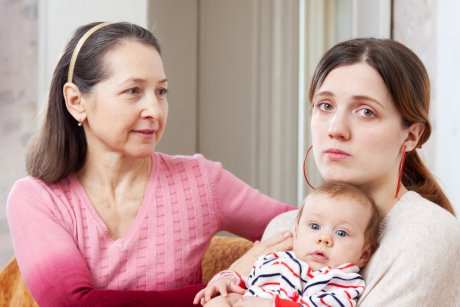 Îngrijirea bebelușului: 11 sfaturi de la bunica pe care medicul spune să le uităm