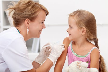 Vaccinarea obligatorie în 2020: amenzi uriașe pentru părinții care se opun