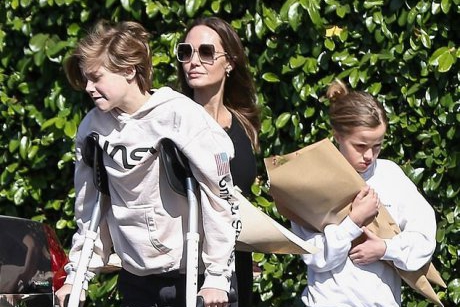 Angelina Jolie a dezvăluit că două dintre fiicele ei au fost operate în ultimele săptămâni: s-au luptat pentru viața lor