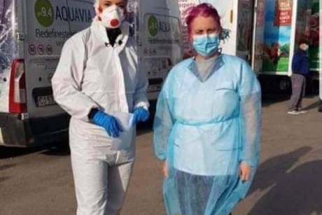 Andreea Marin, mare controversă: de ce ei i s-a dat costum cu factor ridicat de protecţie şi doctorului de lângă ea nu