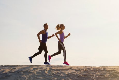 Jogging-ul în pandemie: este mai periculos să alergi în spatele cuiva decât în dreptul lui