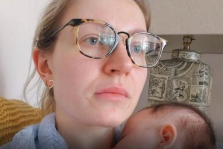 Bebeluș, mamă și tată infectați cu coronavirus: un jurnal video care dovedește realitatea unui virus necruțător