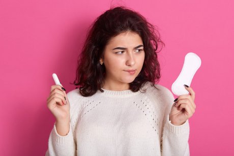 Absorbant extern sau tampon intern? Ce recomandă specialiștii pentru sănătatea intimă