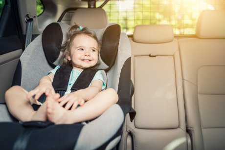 La plimbare cu bebe! Ce produs NU trebuie să lipsească din mașină