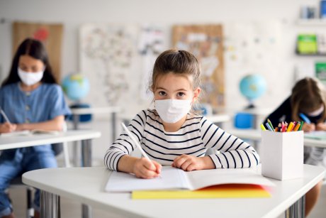 Ministrul Sănătății confirmă că masca va fi obligatorie în școli pentru toți copiii, pe toată durata cursurilor și în pauze
