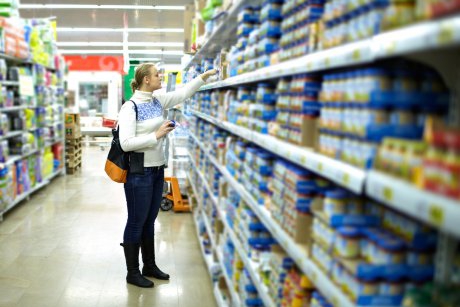 Un fermier a ascuns bucăţi de metal în borcanele cu mâncare pentru bebeluşi şi le-a aşezat pe rafturile unui supermarket