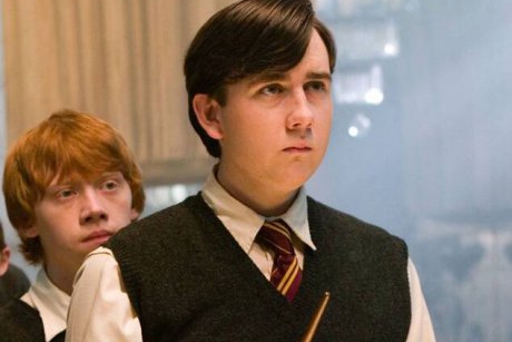 Îl mai ții minte pe Neville din Harry Potter? Acum este unul dintre cei mai sexy actori din lume