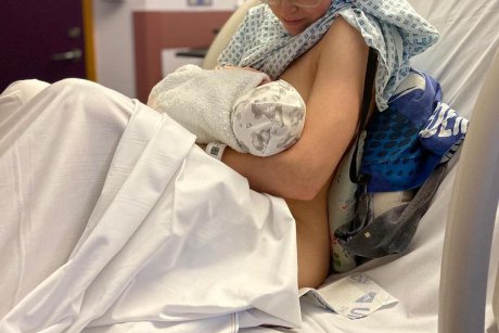 Vedeta a născut, dar bebe este la terapie intensivă: ”A fost unul dintre cele mai grele momente din viața mea”