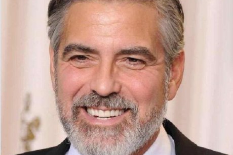 George Clooney despre viaţa de tată: "Spăl vase, fac curat. Mă simt ca mama mea în 1964. Înţeleg acum de ce şi-a ars sutienul"