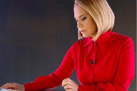 Andreea Esca, dată afară de părinţi în copilărie: "Mi-am luat o bătaie serioasă. M-au dat afară şi au închis uşa în faţă"