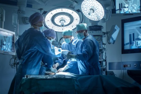Cinste medicilor români! Premieră medicală la Brașov: operație pe cordul deschis al unui copil de 12 ani