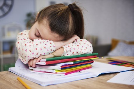 9 probleme pe care le poate avea un copil mereu obosit