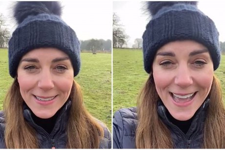 Primul selfie regal: Kate Middleton purtând un fes, fără machiaj și cu un mesaj emoționant pentru părinți