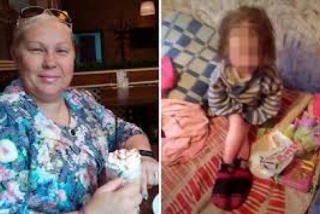 O fetiță de 8 ani a ajuns la greutatea de 9 kg după ce a fost înfometată de mama ei adoptivă